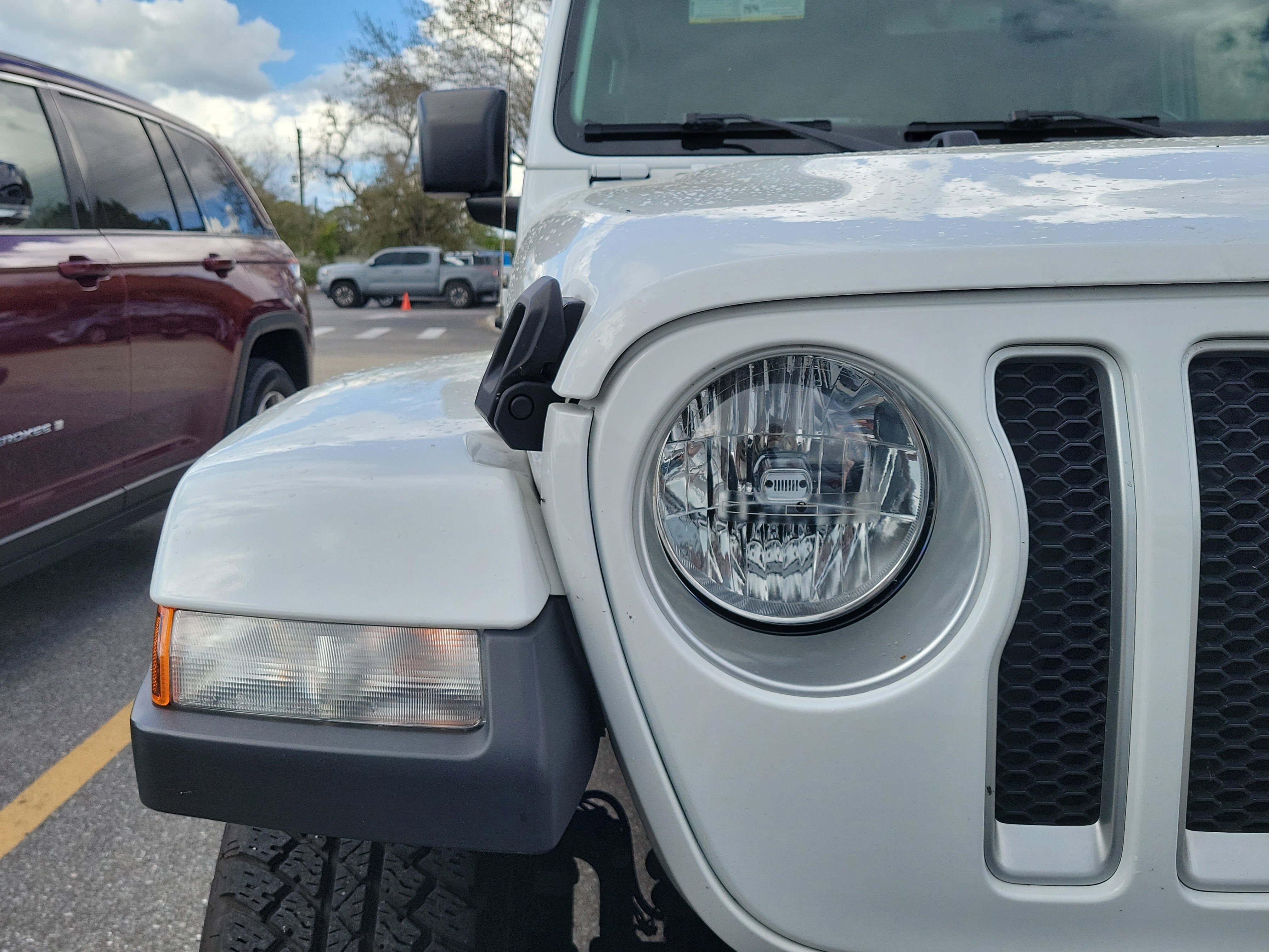 Used 2020 Jeep Wrangler Unlimited Sahara image 6