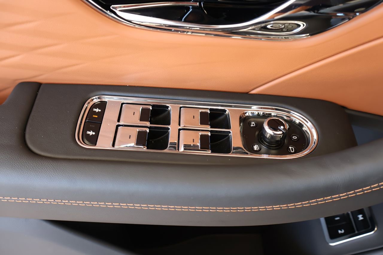 New 2026 Bentley Flying Spur Plug-In Hybrid AWD/4WD image 13