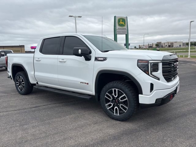 Used 2023 GMC Sierra 1500 AT4 w/ Technology Package AWD/4WD image 3