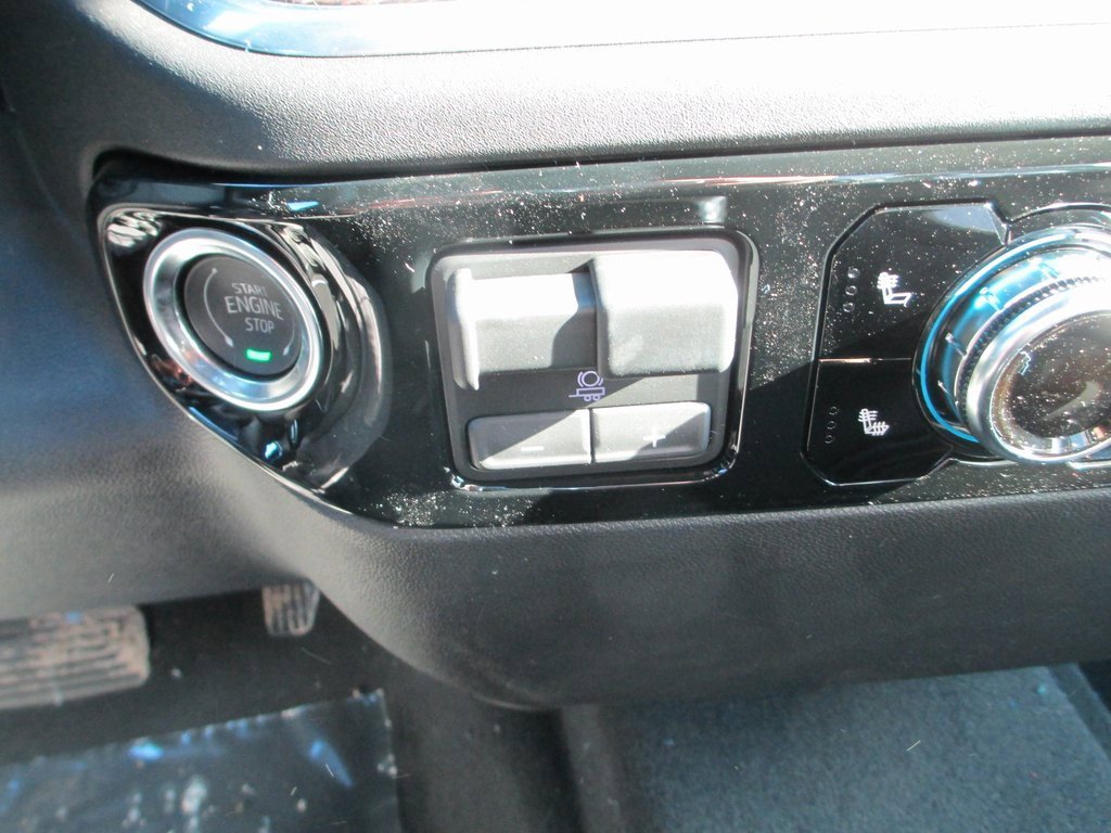 New 2026 GMC Sierra 1500 SLE image 18