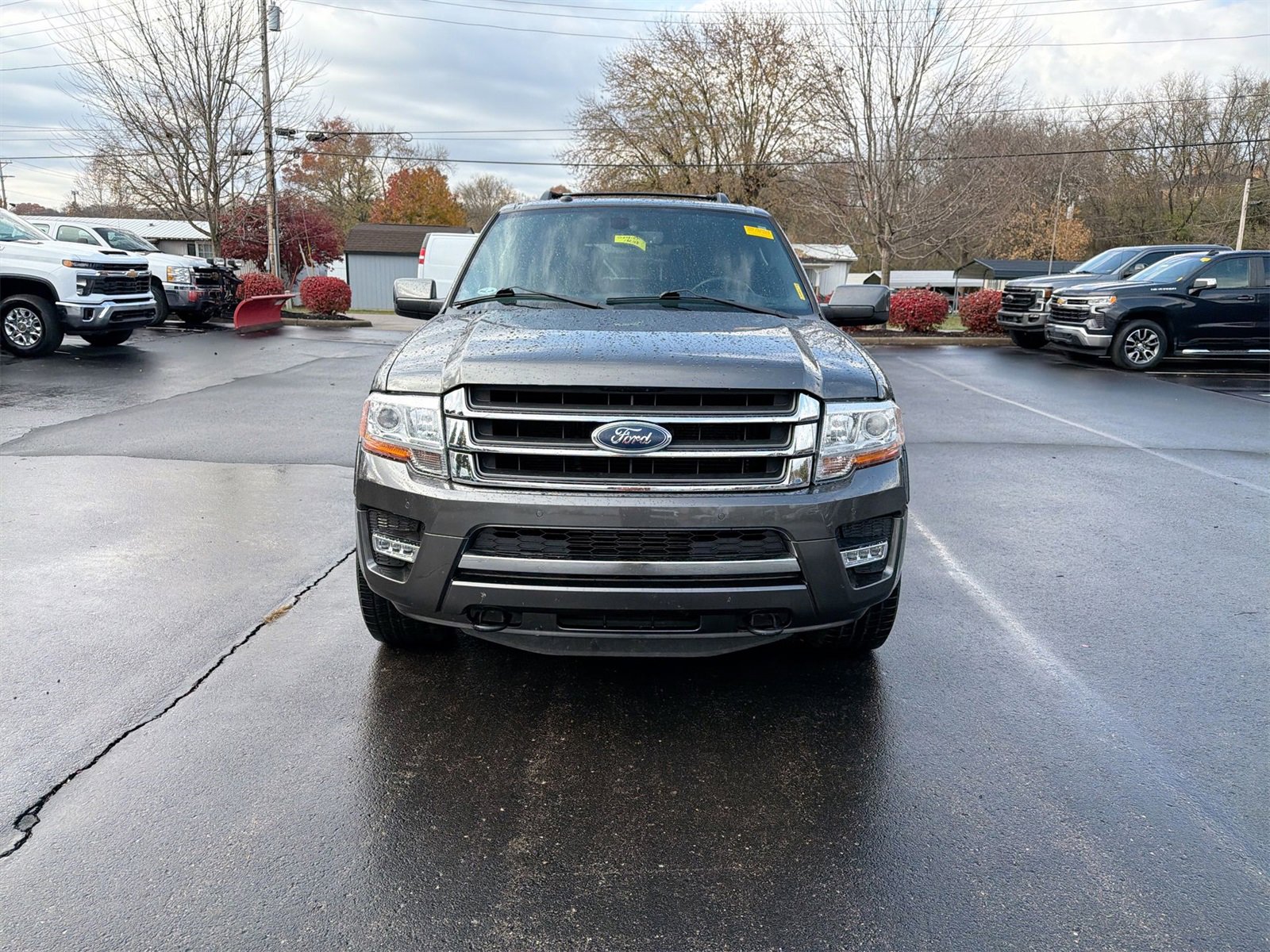 Used 2017 Ford Expedition Limited image 3