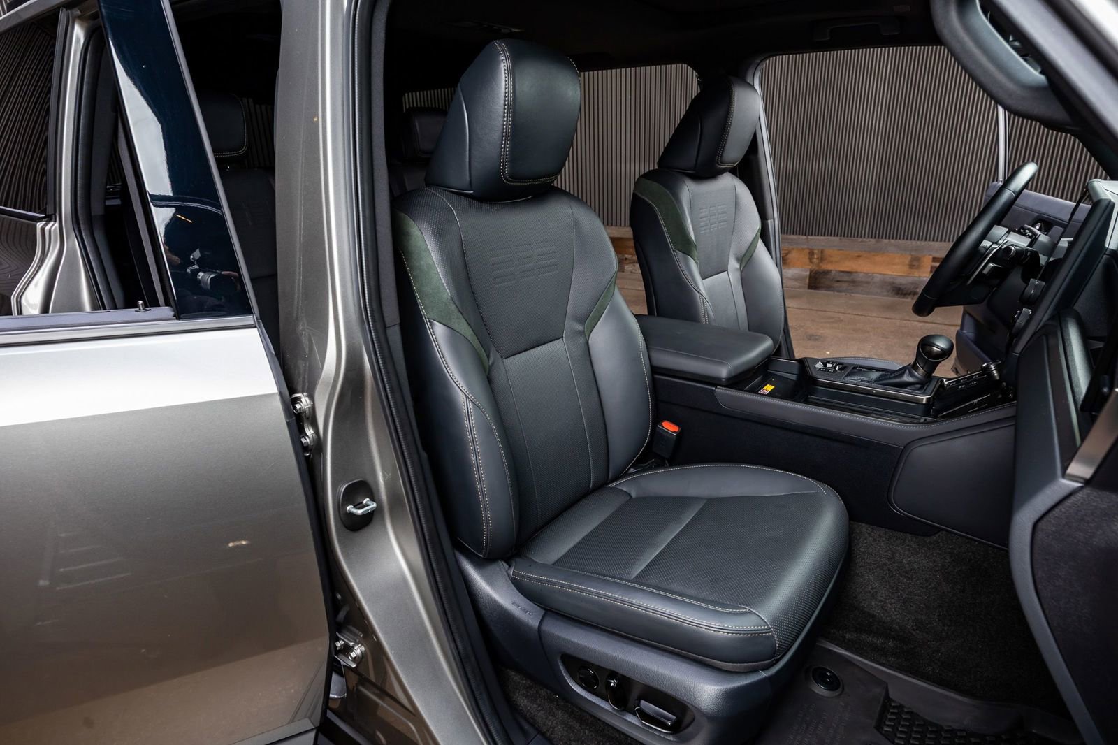 Used 2024 Lexus GX 550 image 31