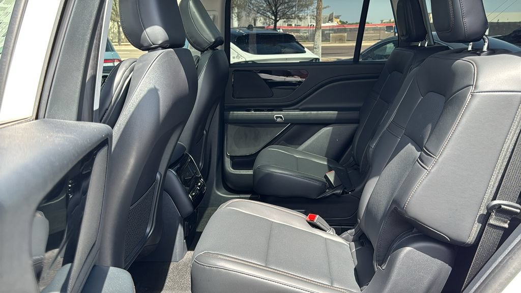 New 2026 Lincoln Aviator AWD w/ Jet Appearance Package image 22