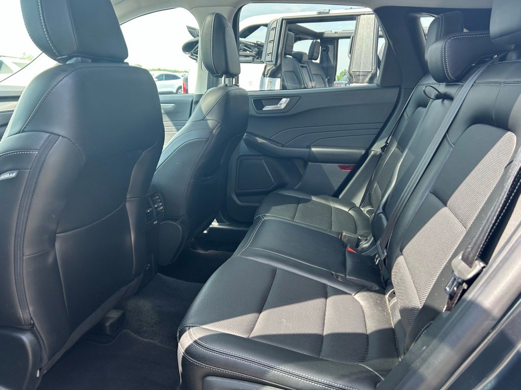 Used 2022 Ford Escape Titanium w/ Class II Trailer Tow Package image 11