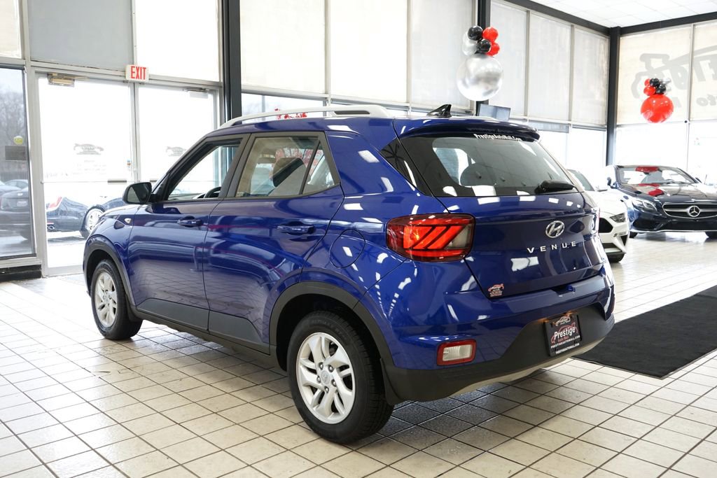Used 2020 Hyundai Venue SEL image 5