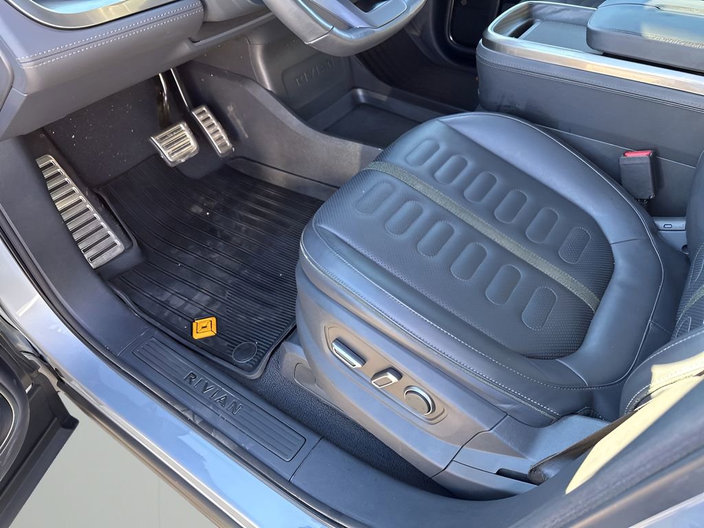 Used 2024 Rivian R1S Adventure image 28