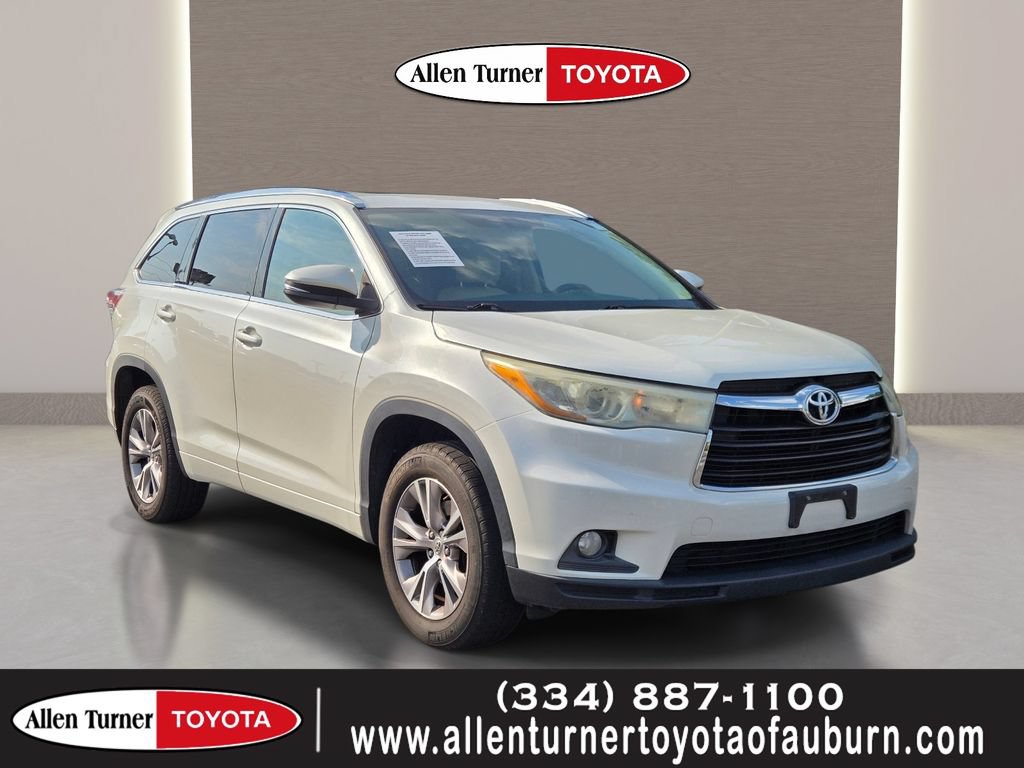 Used 2015 Toyota Highlander XLE FWD image 1