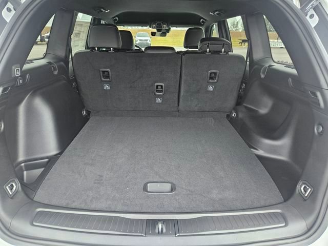 New 2025 Jeep Grand Cherokee Altitude image 23