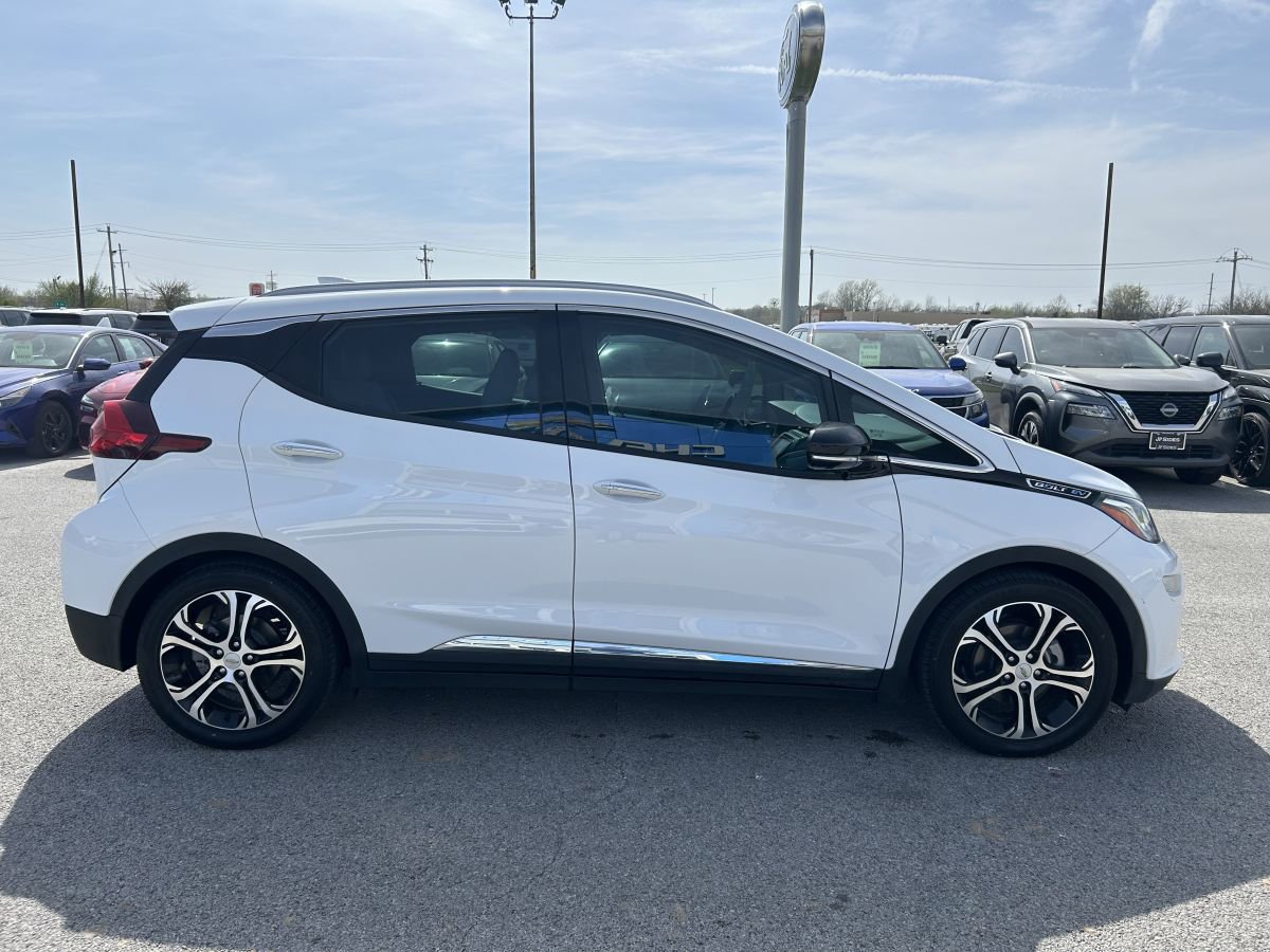 Used 2019 Chevrolet Bolt Premier w/ Infotainment Package FWD image 3