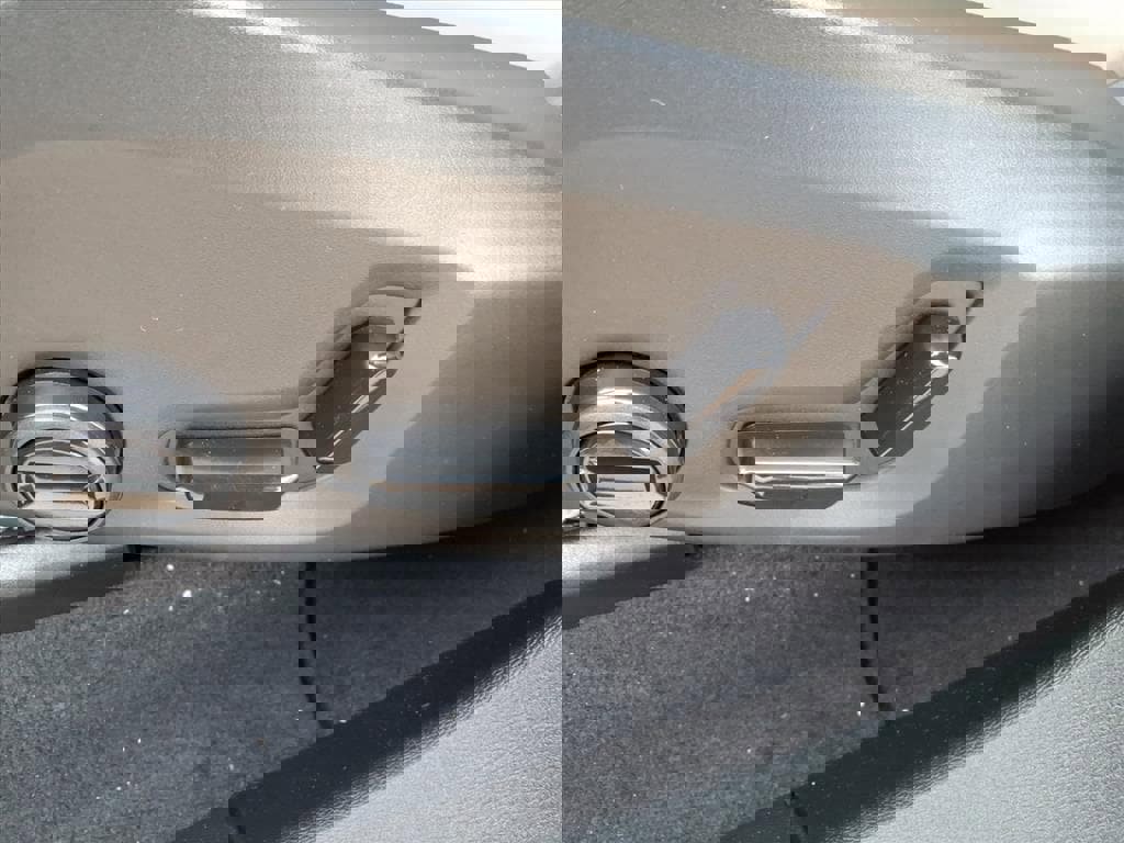 New 2026 Volvo XC60 B5 Plus w/ Protection Package Premier image 13