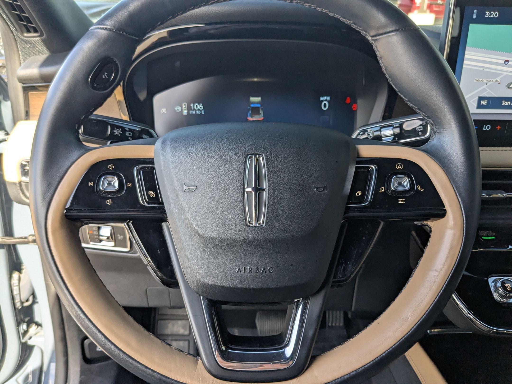 Used 2023 Lincoln Corsair Reserve w/ Jet Appearance Package image 13