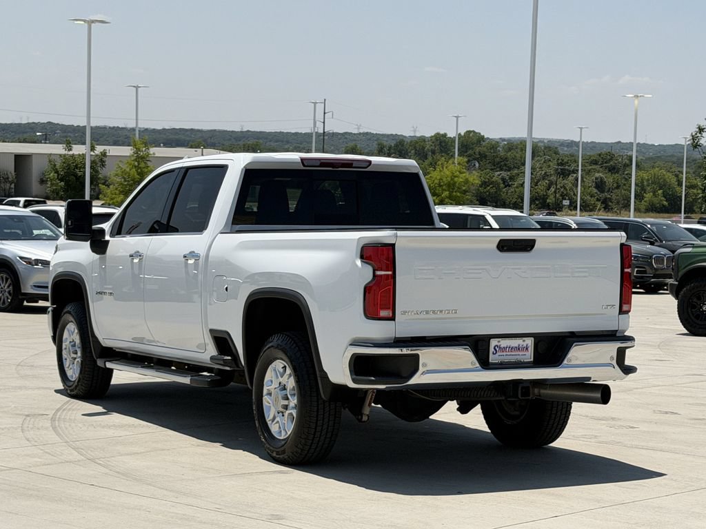 Used 2024 Chevrolet Silverado 2500 LTZ w/ LTZ Convenience Package AWD/4WD image 4