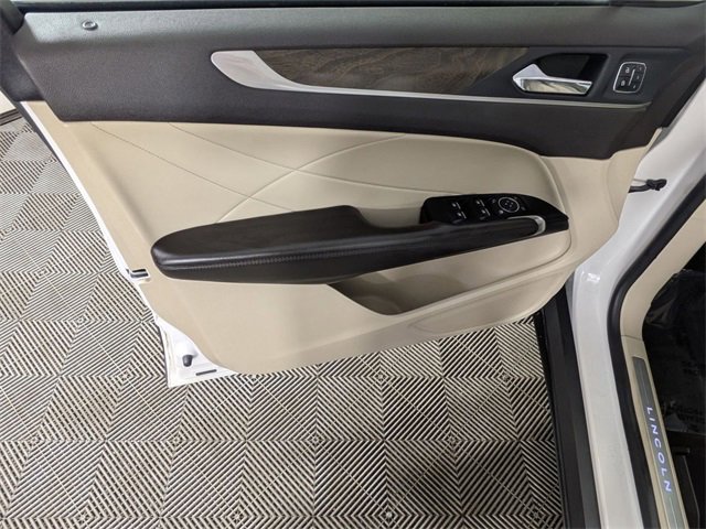 Used 2019 Lincoln MKC Reserve w/ MKC Climate Package image 11