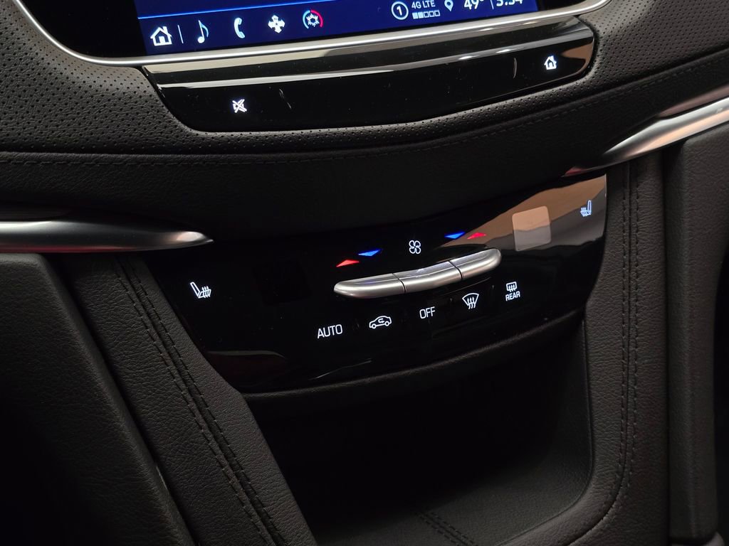 New 2025 Cadillac XT5 Luxury image 27