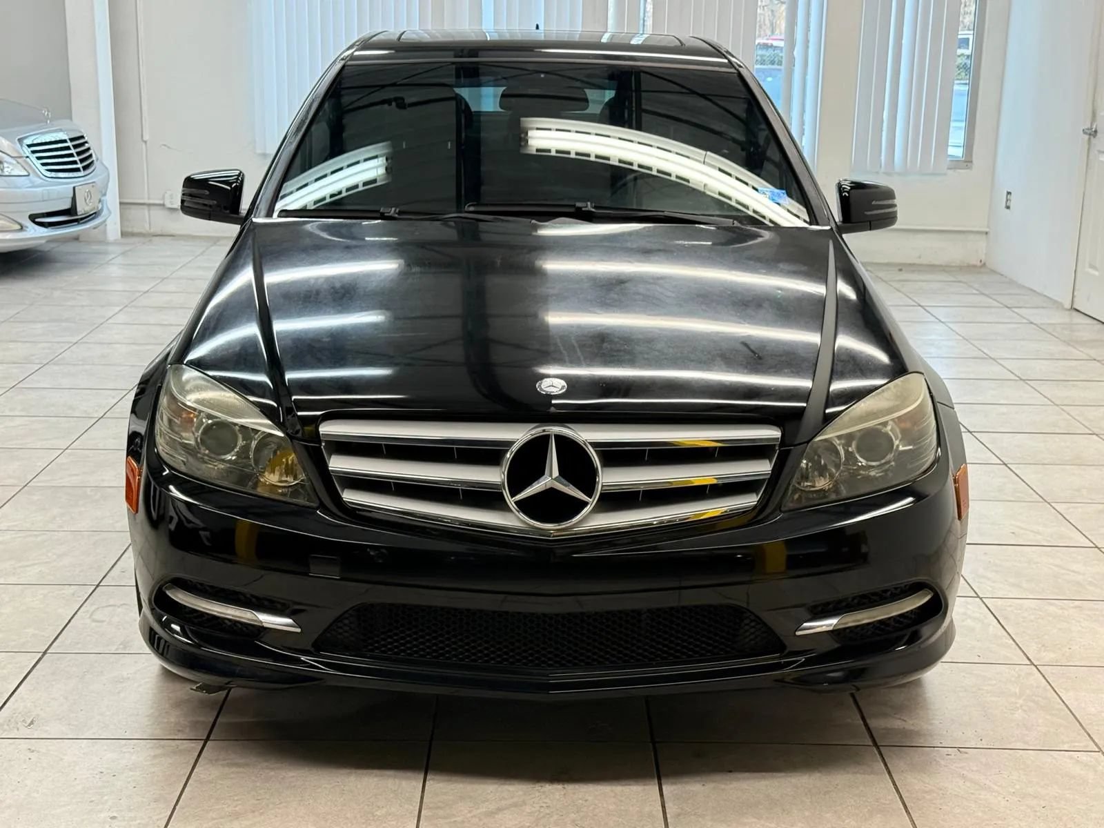 Used 2011 Mercedes-Benz C 350 Sport image 2