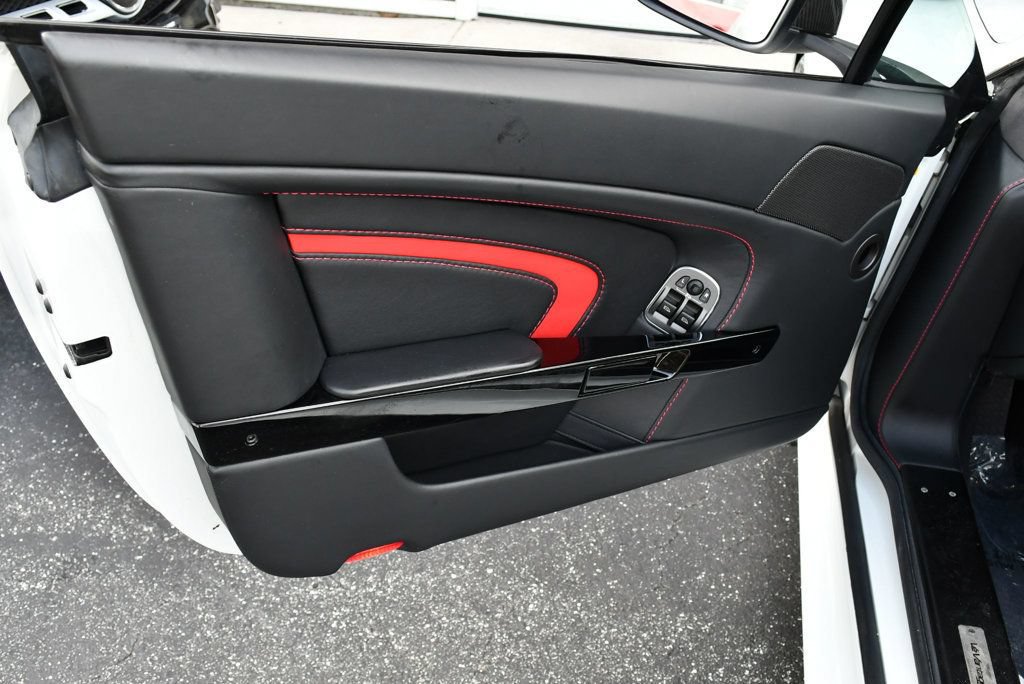 Used 2017 Aston Martin V12 Vantage S RWD image 12