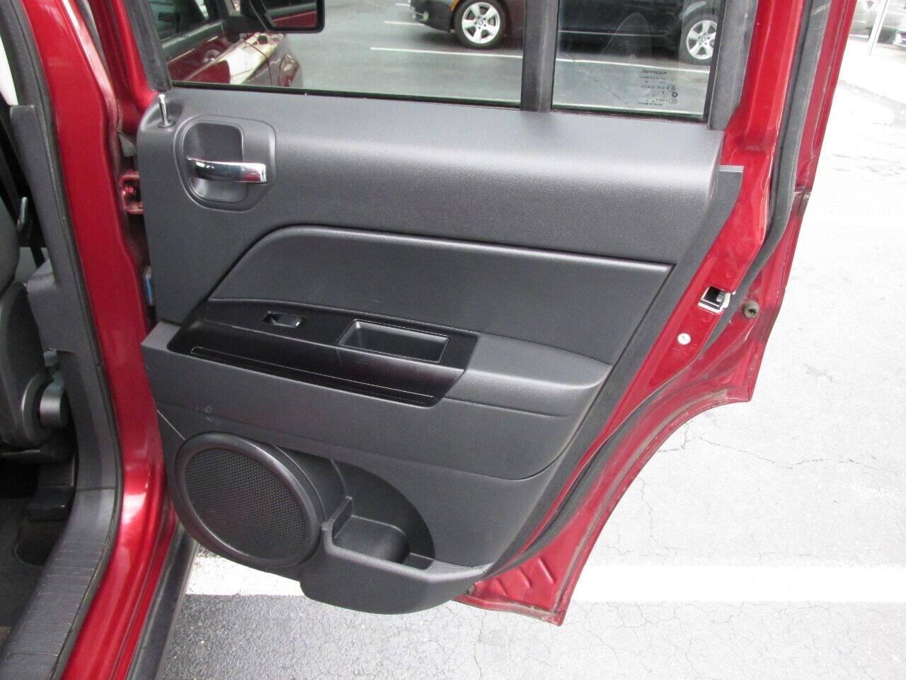 Used 2014 Jeep Patriot Latitude FWD image 27