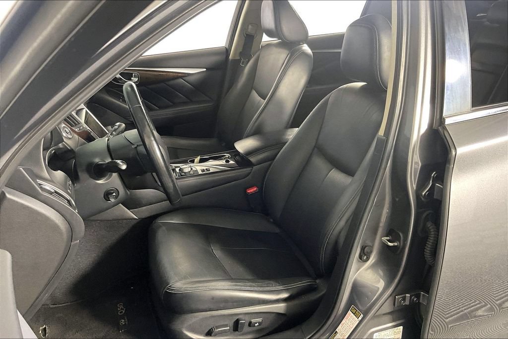 Used 2015 INFINITI Q50 Premium w/ Deluxe Touring Package AWD/4WD image 34