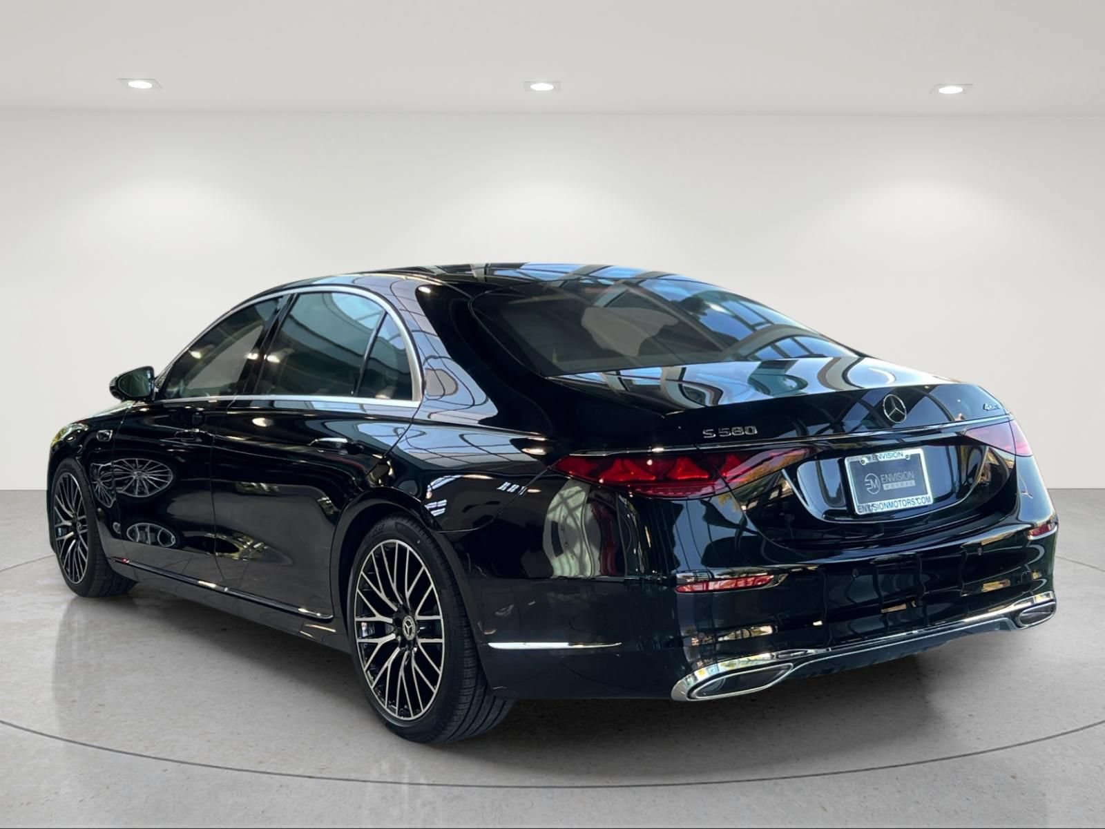 New 2027 Mercedes-Benz S 580 4MATIC Sedan image 3