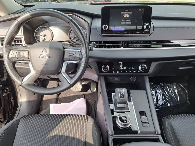 Used 2024 Mitsubishi Outlander ES AWD/4WD image 24