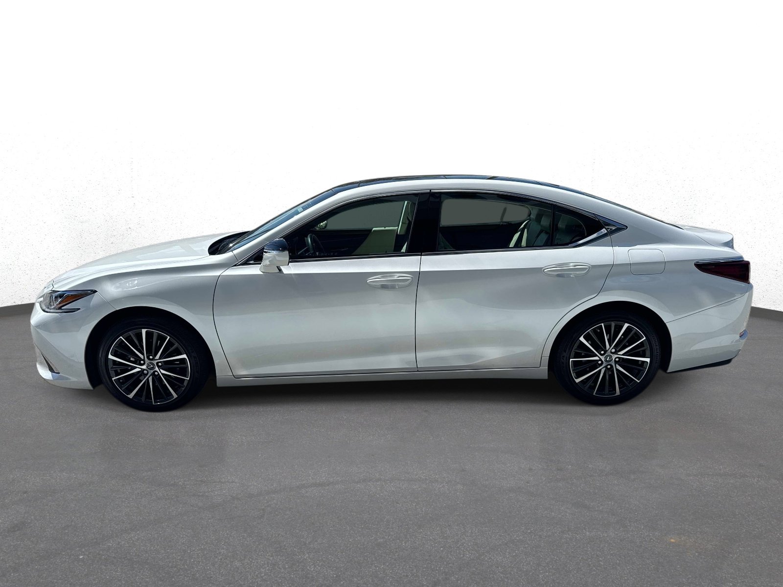 Used 2025 Lexus ES 350 w/ Premium Package FWD image 6
