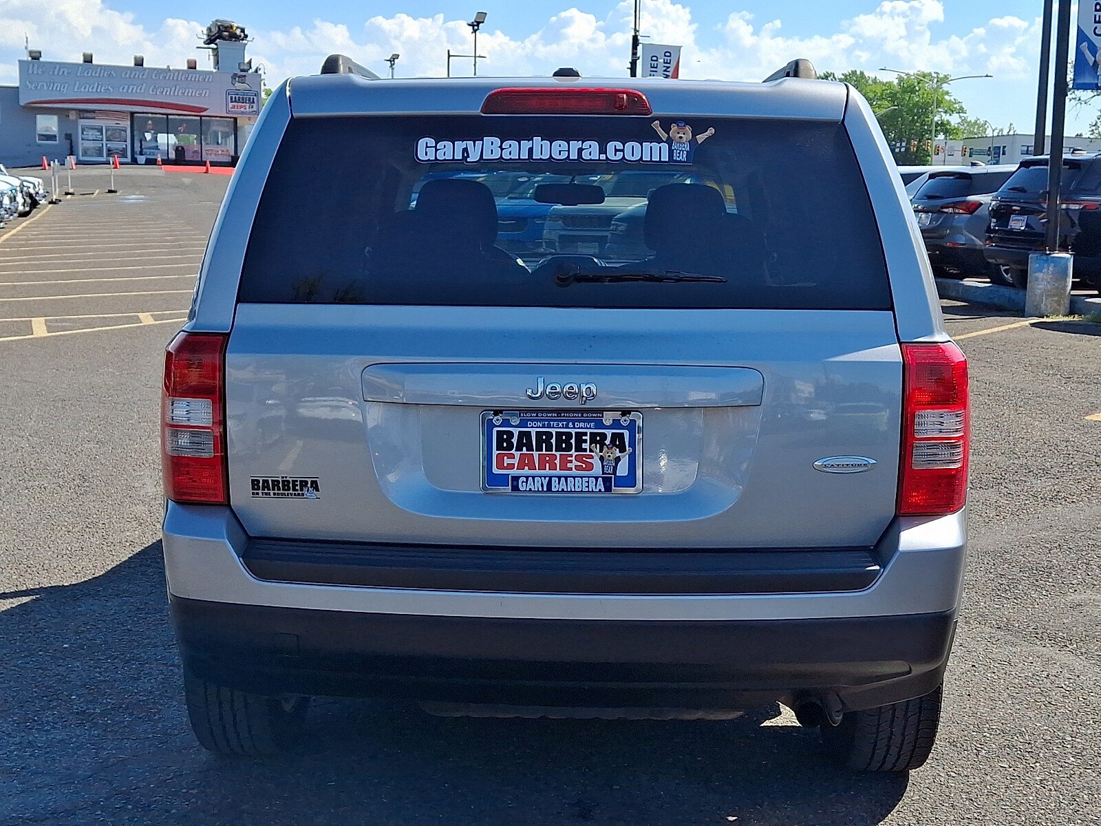 Used 2017 Jeep Patriot Latitude FWD image 5