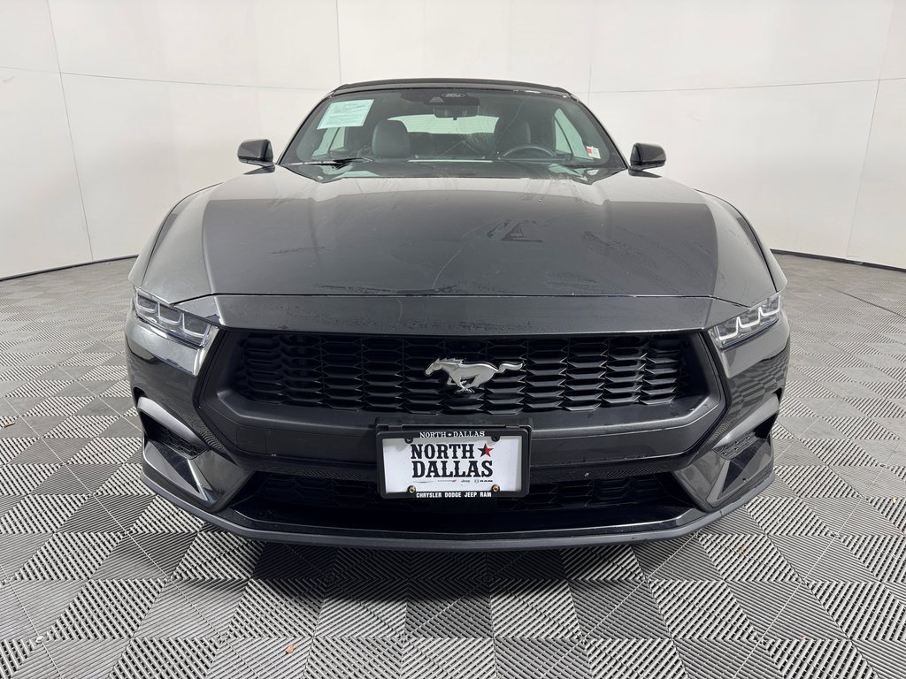 Used 2024 Ford Mustang Convertible image 2