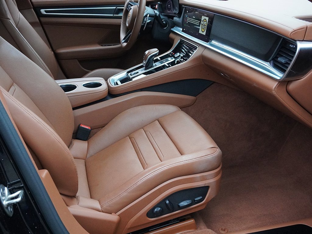 Used 2023 Porsche Panamera 4 Platinum Edition image 30