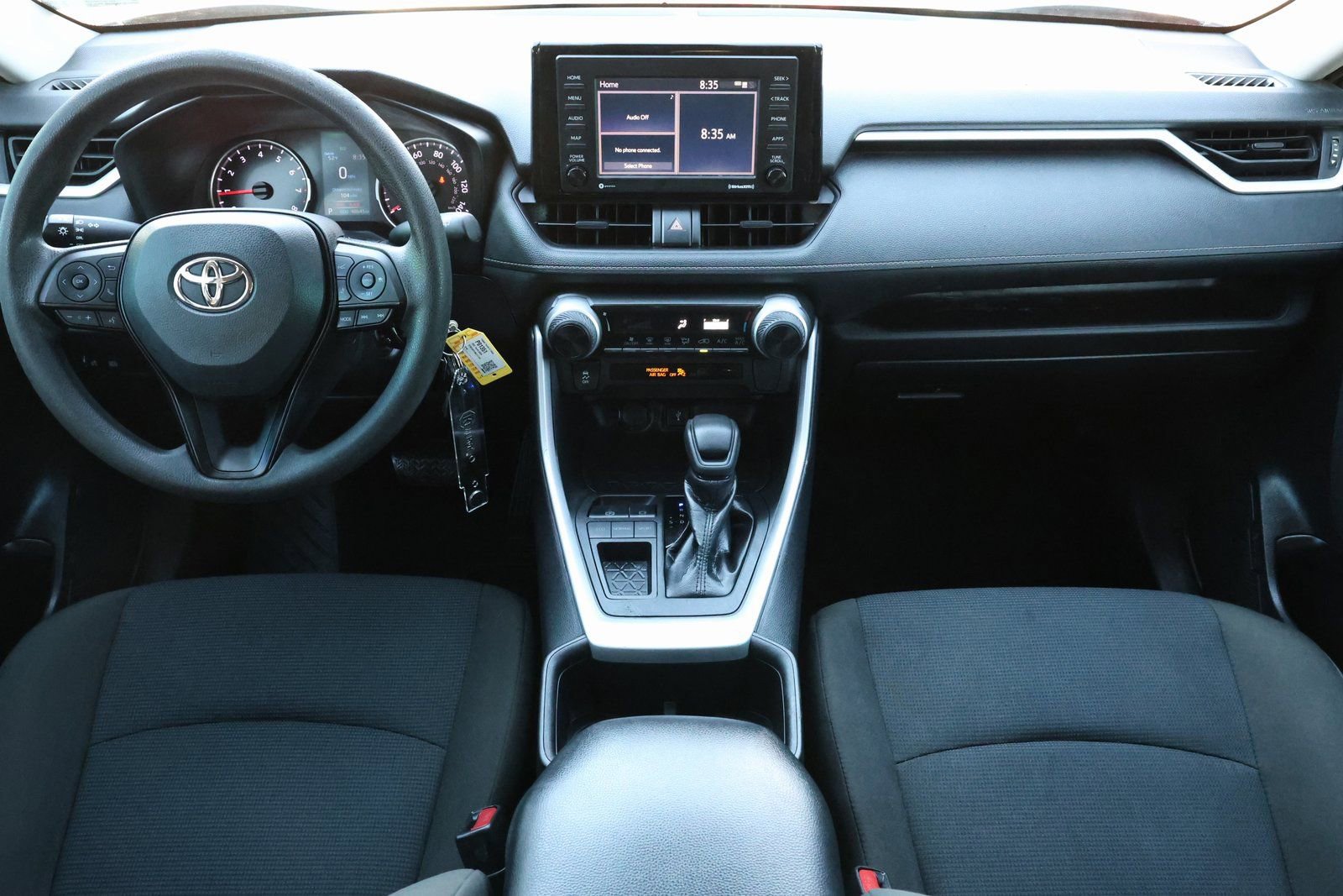 Used 2022 Toyota RAV4 LE image 2