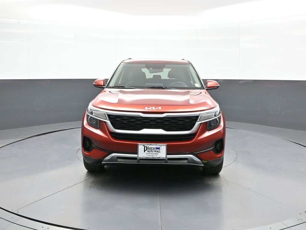 Certified 2022 Kia Seltos S image 2