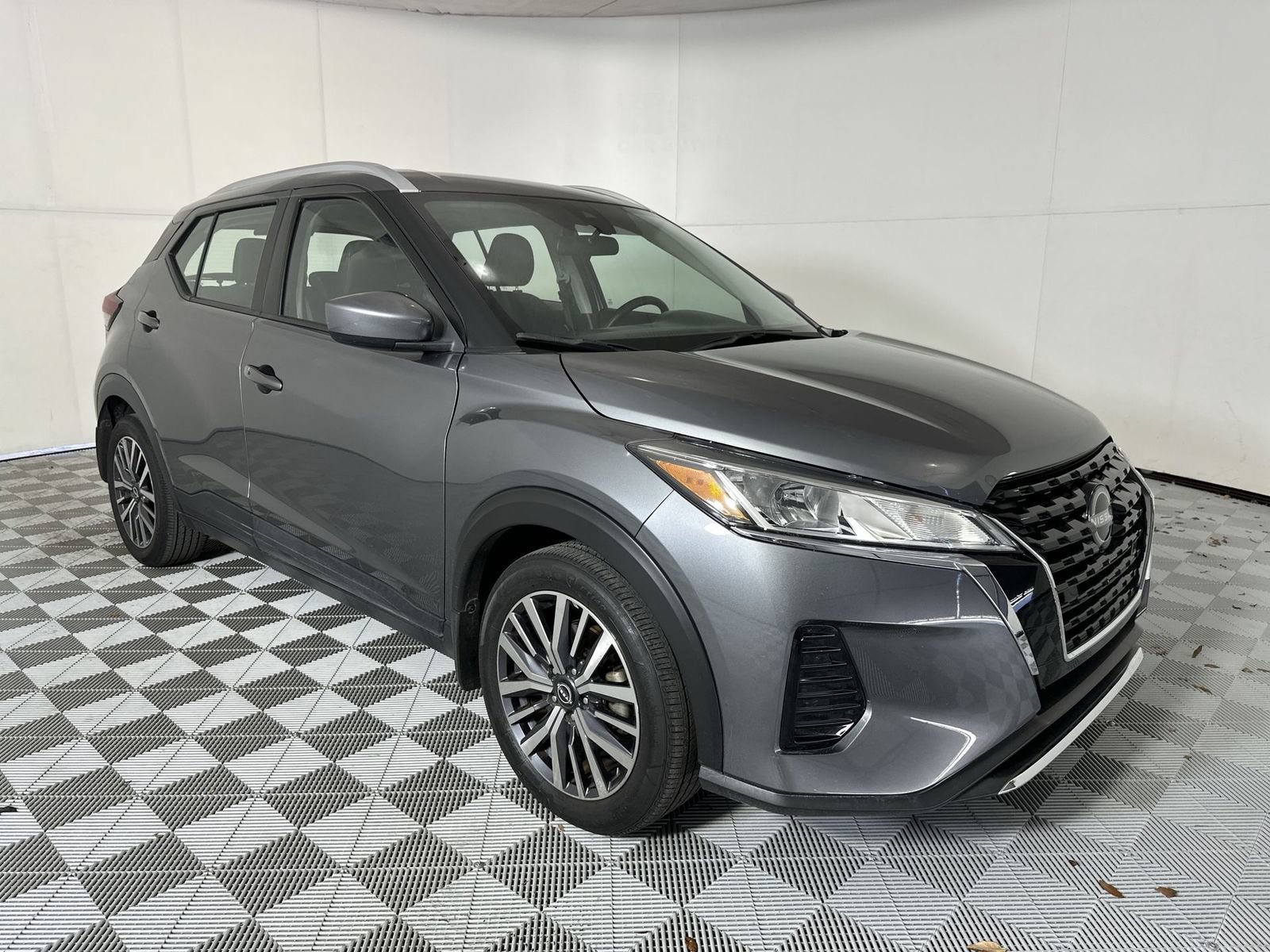 Certified 2024 Nissan Kicks SV FWD image 2