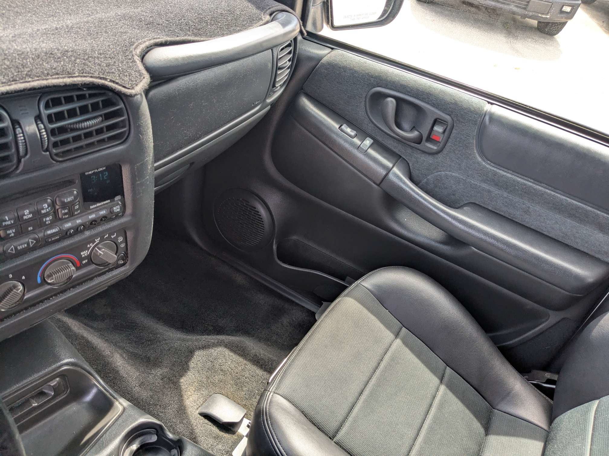 Used 2001 Chevrolet S10 Pickup 4x4 Extended Cab image 18