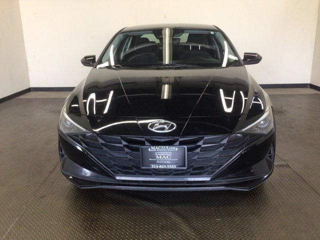 Used 2023 Hyundai Elantra SE FWD image 2