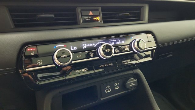 Used 2025 Honda Pilot Touring image 18