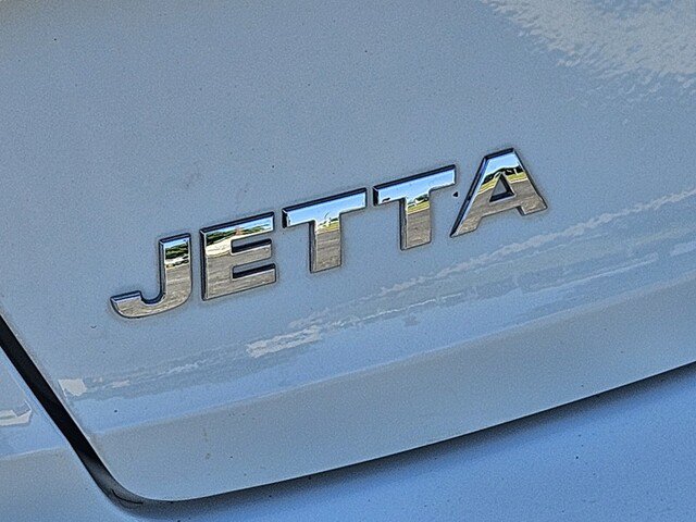 Used 2020 Volkswagen Jetta R-Line w/ R-Line Cold Weather Package FWD image 38