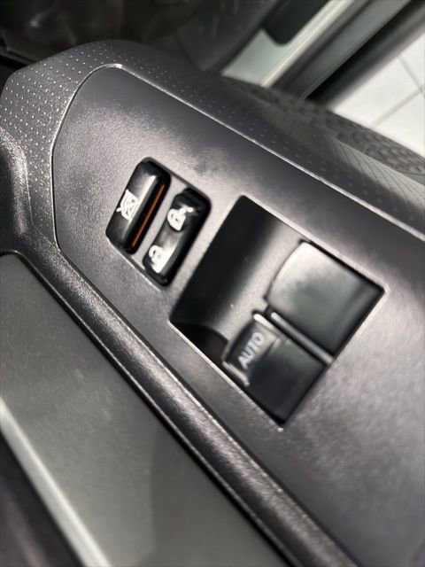 Used 2012 Toyota FJ Cruiser 4WD w/ Upgrade Pkg image 15