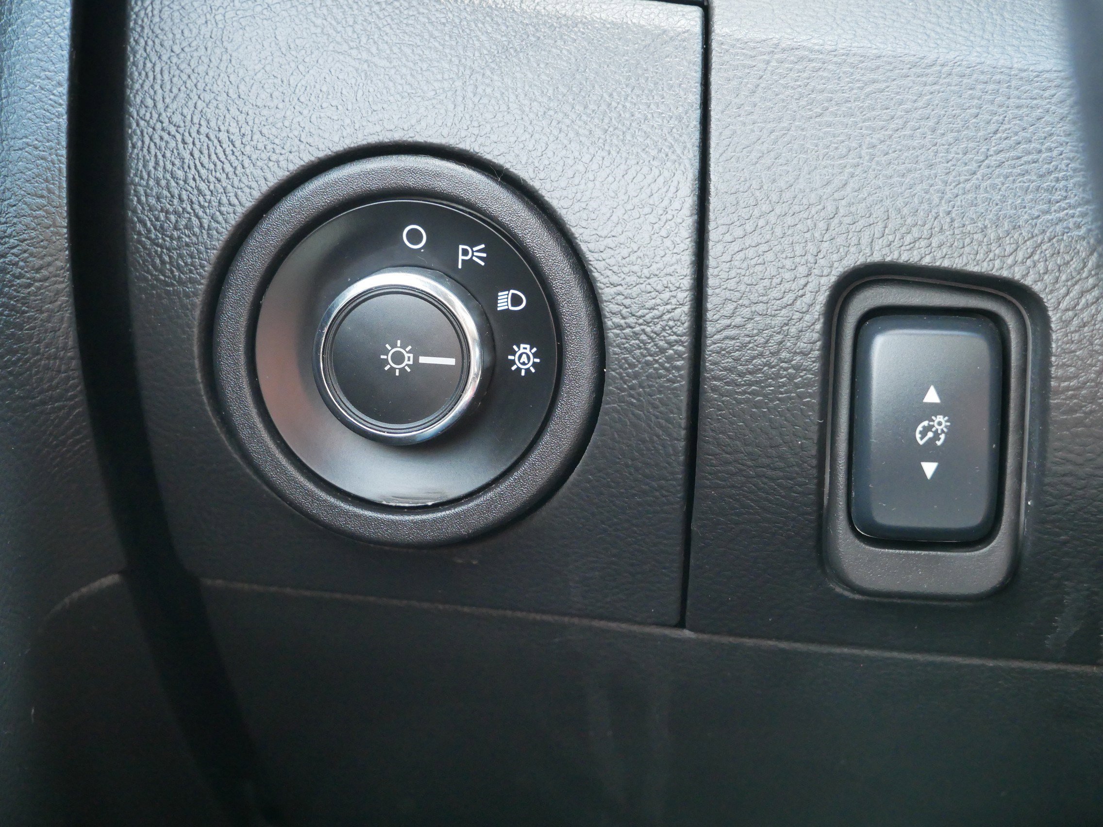 Used 2016 Ford Taurus SEL w/ Equipment Group 201A image 26