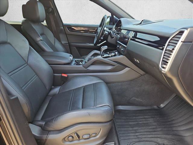 Used 2022 Porsche Cayenne Coupe AWD/4WD image 22
