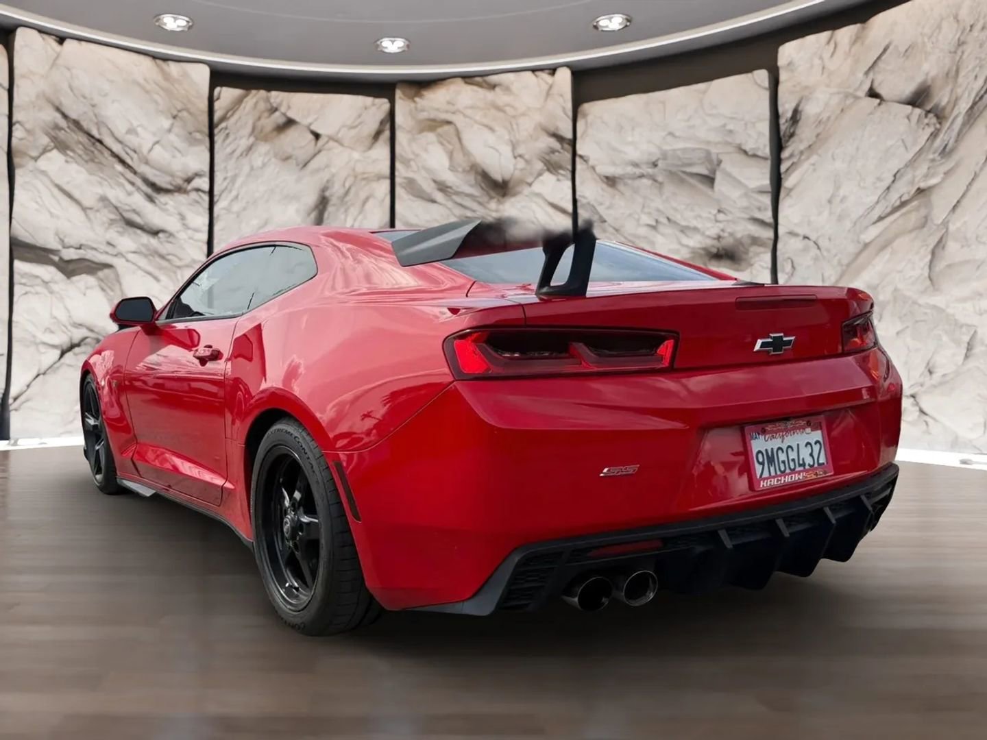Used 2018 Chevrolet Camaro SS RWD image 8