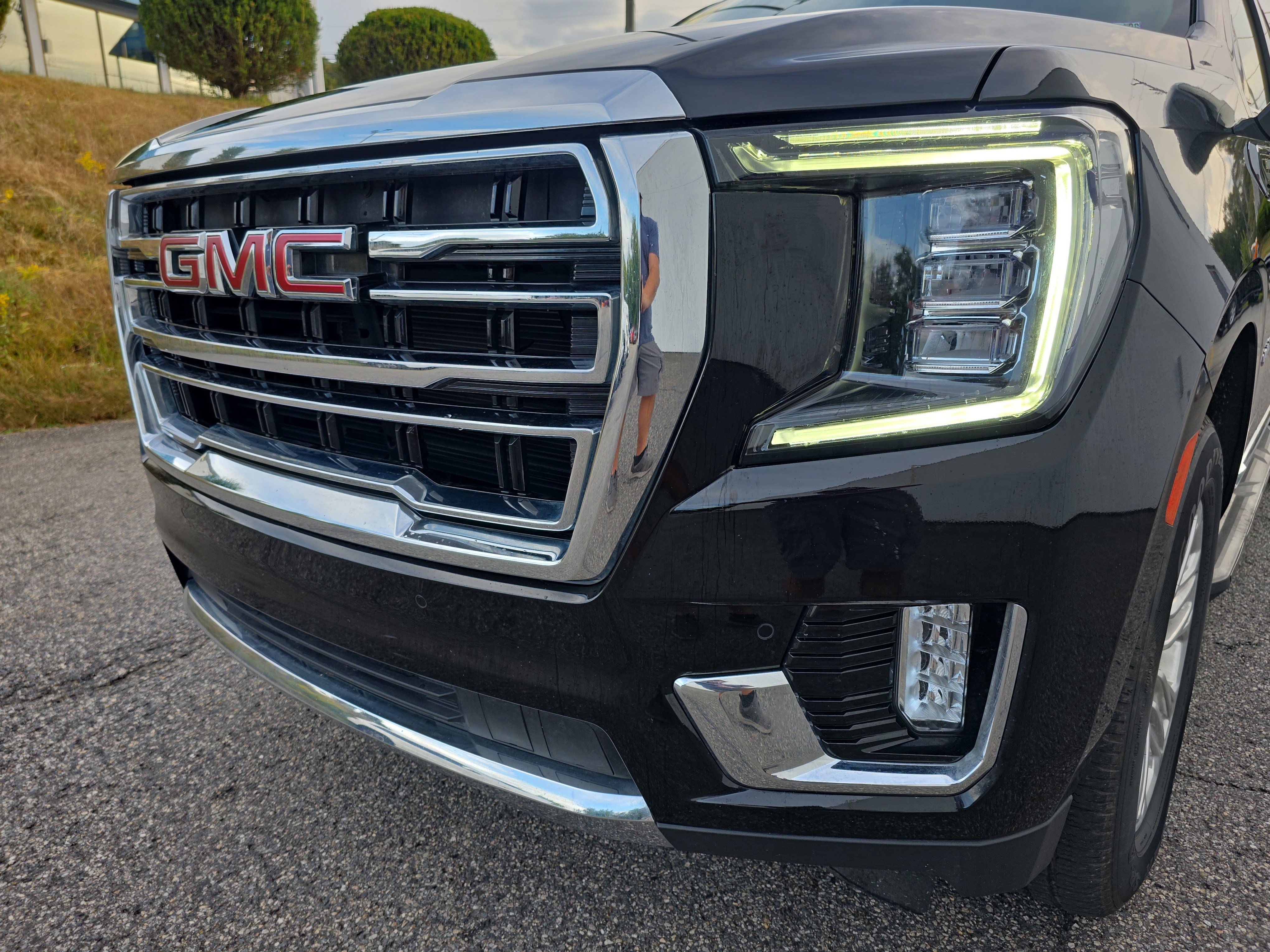 Used 2024 GMC Yukon SLT image 12