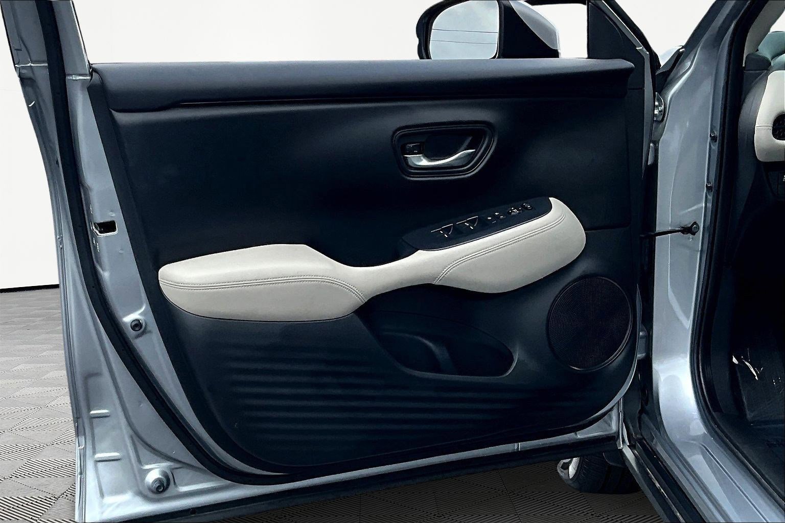 Used 2024 Honda HR-V LX image 19