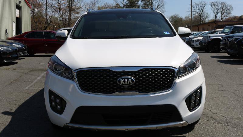 Used 2017 Kia Sorento SX FWD image 2