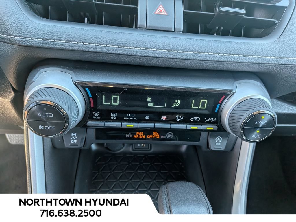 Used 2025 Toyota RAV4 XLE AWD/4WD image 17