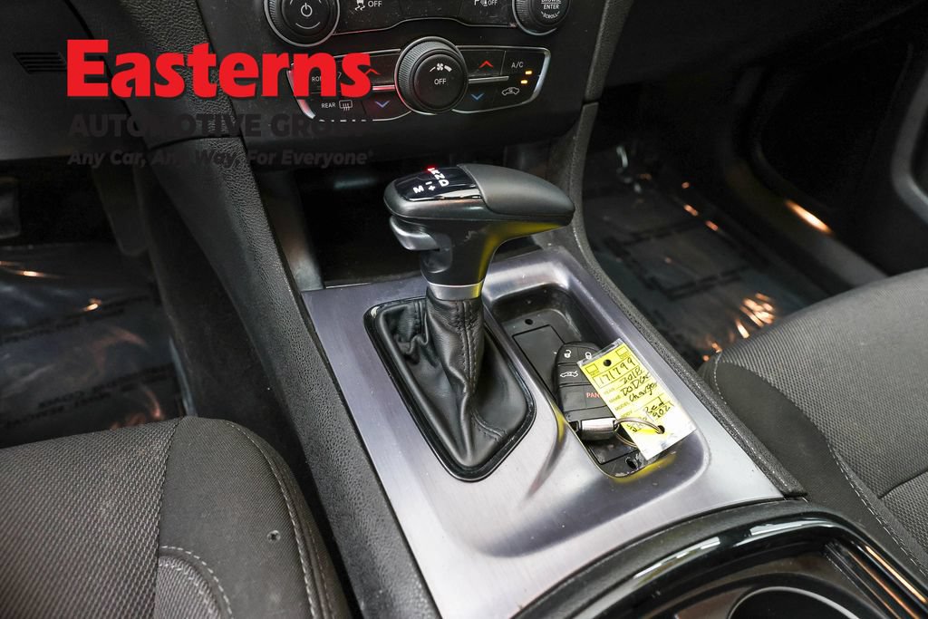 Used 2018 Dodge Charger SXT w/ Blacktop Package RWD image 12