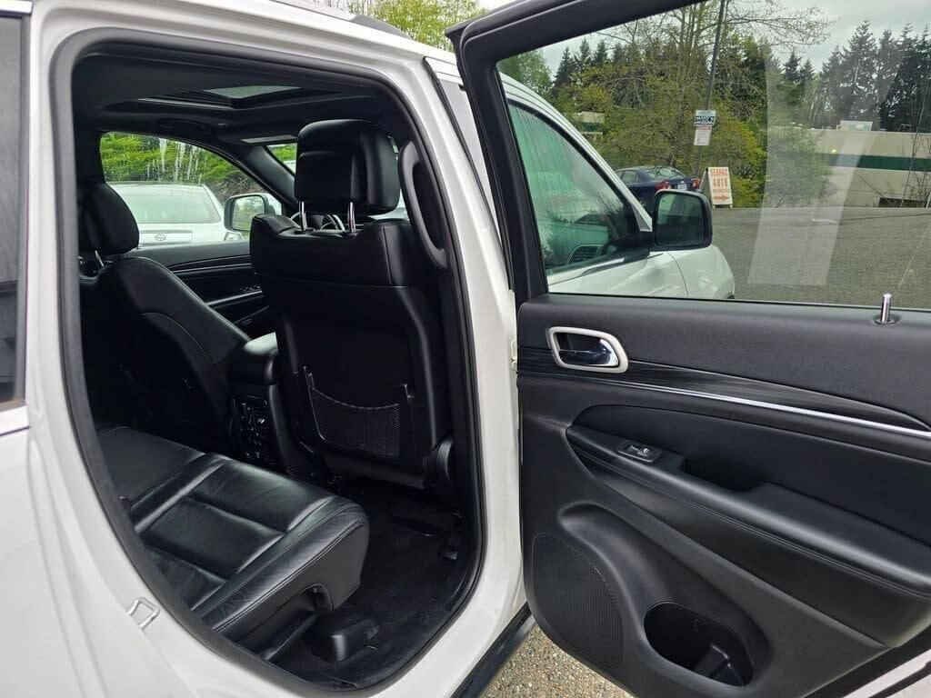 Used 2021 Jeep Grand Cherokee Limited AWD/4WD image 14