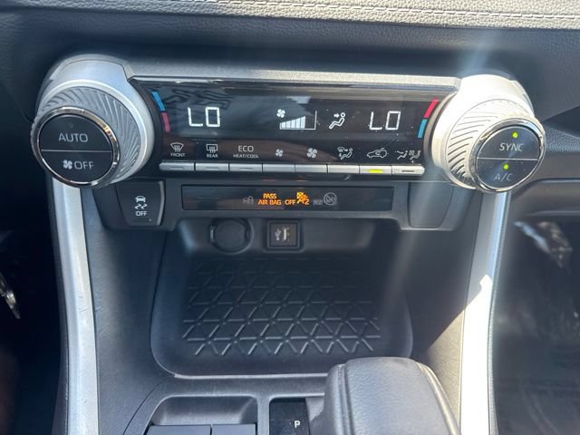 Used 2025 Toyota RAV4 LE AWD/4WD image 14