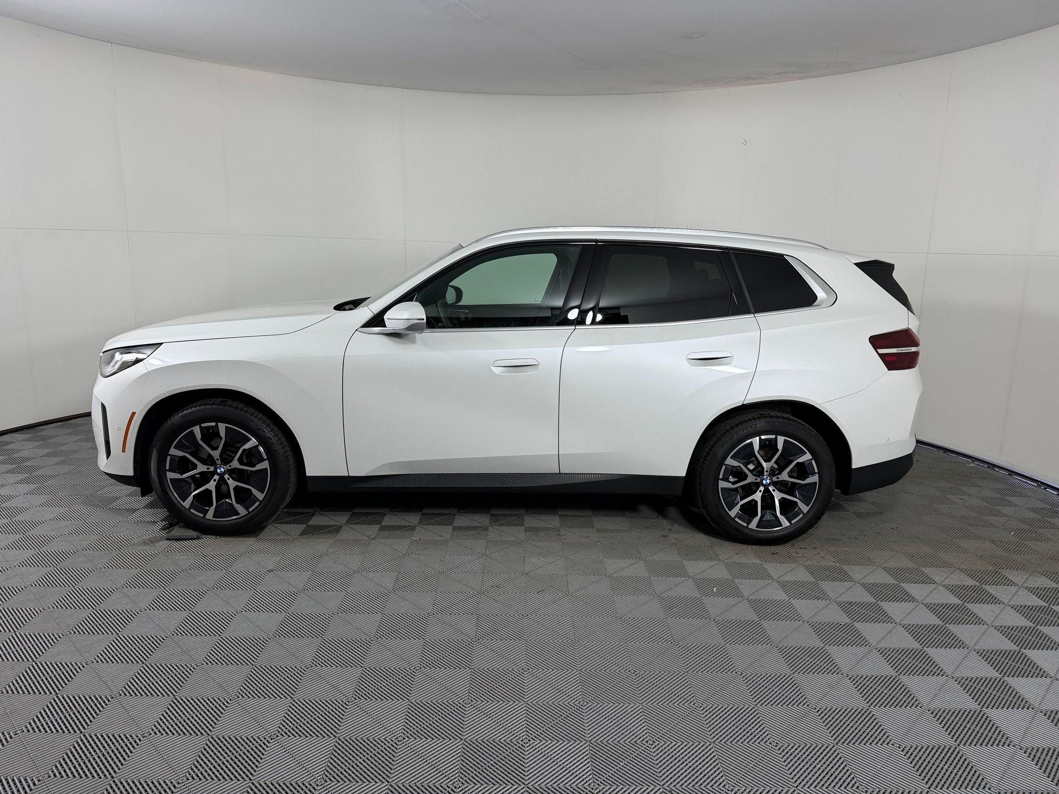Used 2026 BMW X3 xDrive30i AWD/4WD image 2