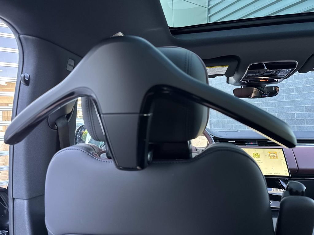 New 2026 Land Rover Range Rover Sport Dynamic SE AWD/4WD image 16