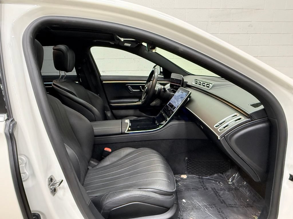 Used 2022 Mercedes-Benz S 500 4MATIC w/ AMG Line Package image 43