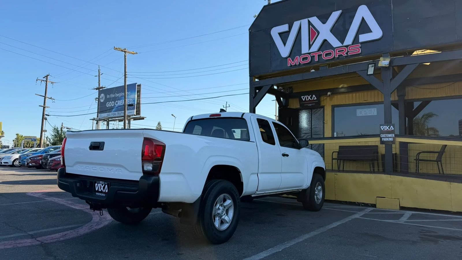 Used 2023 Toyota Tacoma SR RWD image 5